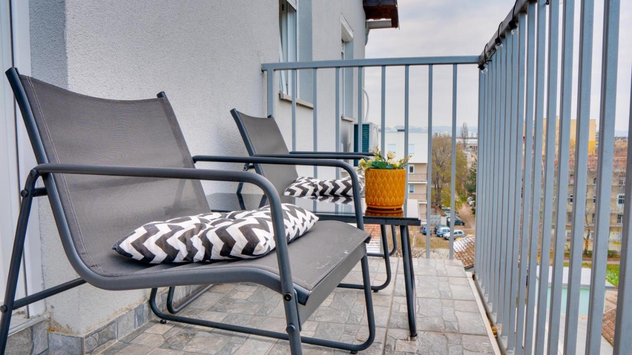 Spa Apartment Yang - Hot Tub, Sauna, Spa Novi Sad Exterior photo